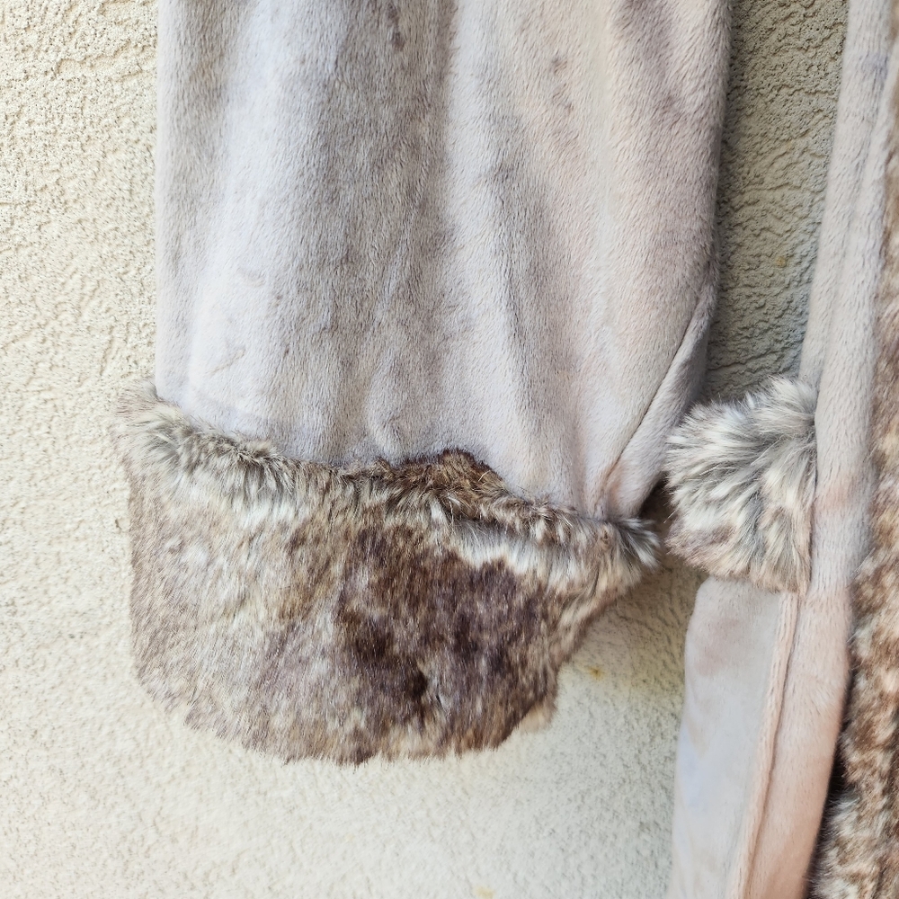 POTTERY BARN Intimates & Sleepwear Women's Robe Large Faux Fur Hood No Belt - Picture 16 of 16